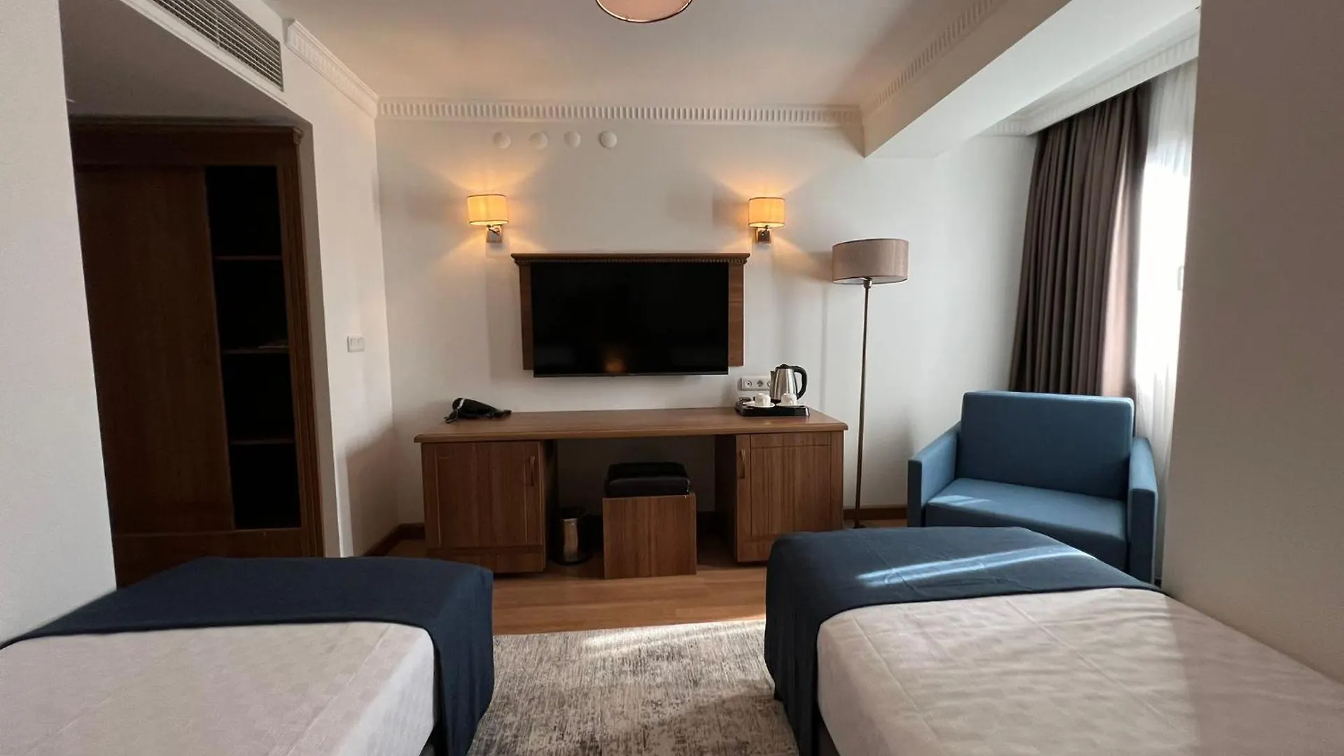 Istanblu Hotel&Spa Esmirna 4*,